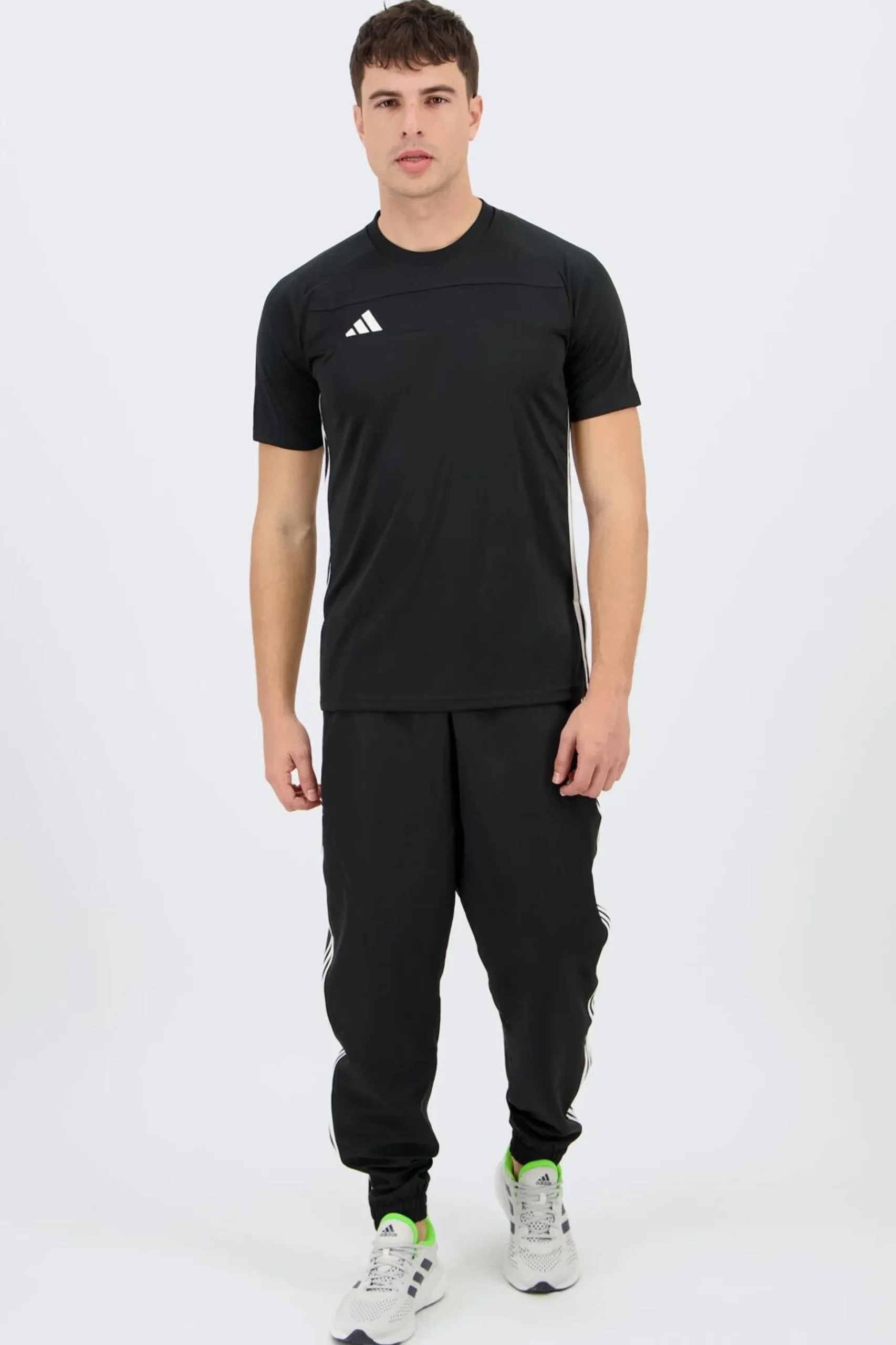 Calças adidas Tiro Essentials Woven