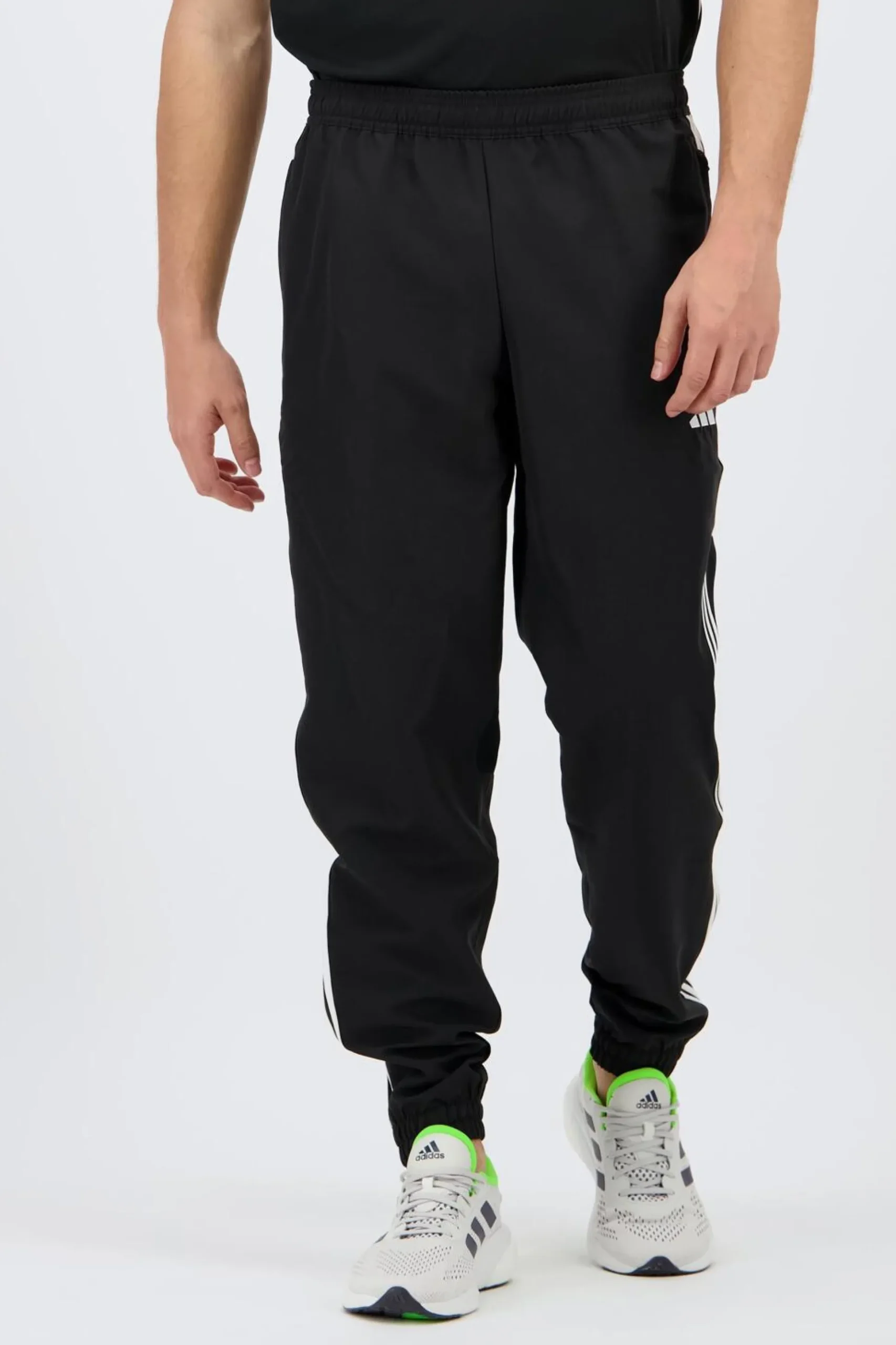Calças adidas Tiro Essentials Woven