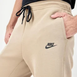 Nike Tech Fleece
